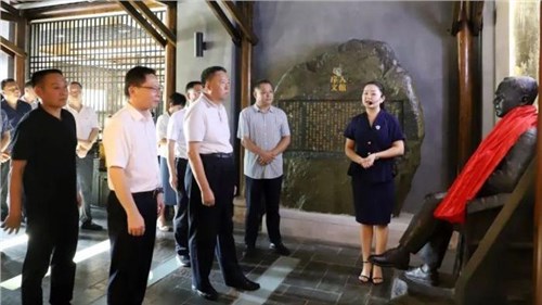湖南省政協主席、黨組書記毛萬春一行來集團白沙溪茶廠考察調研